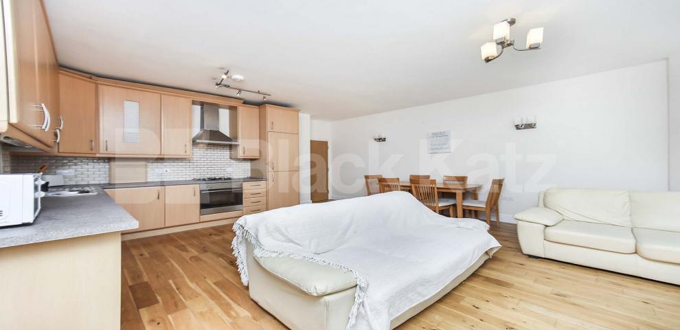 			NEW INSTRUCTION , 3 Bedroom, 1 bath, 1 reception Apartment			 Farnan Road  , Streatham